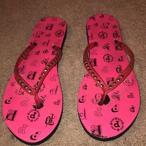 PINK Victoria’s Secret flip flops